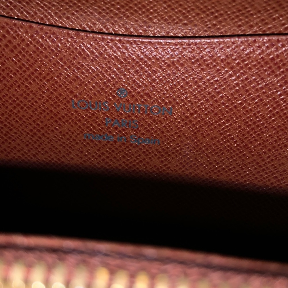 Authentic Louis Vuitton
Monogram Porte-Monnaie Zippy Wallet - Picture 9 of 16